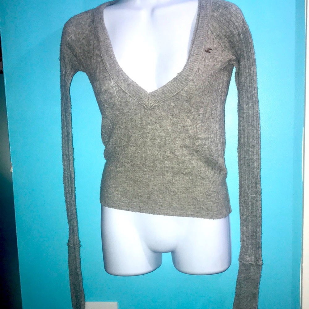 Tan  v neck long sleeve sweater